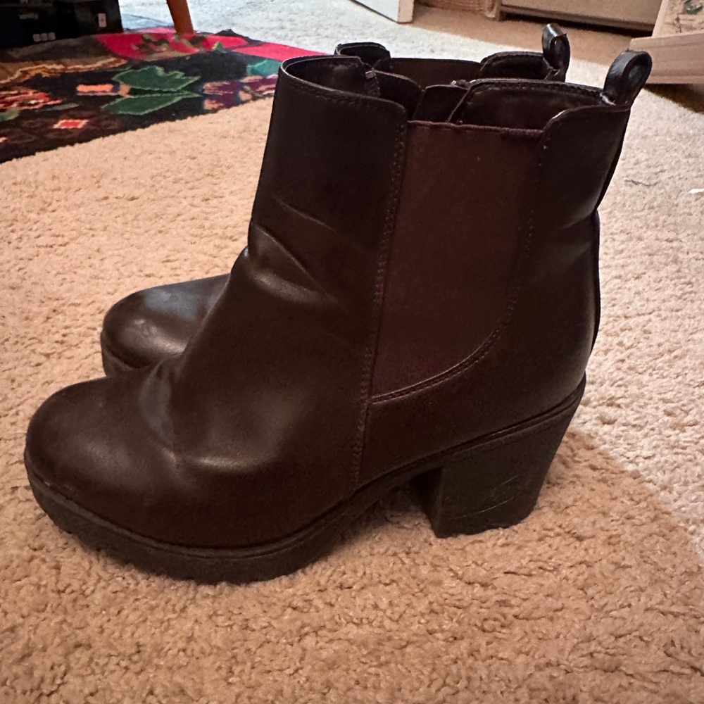 Vintage platform brown boots